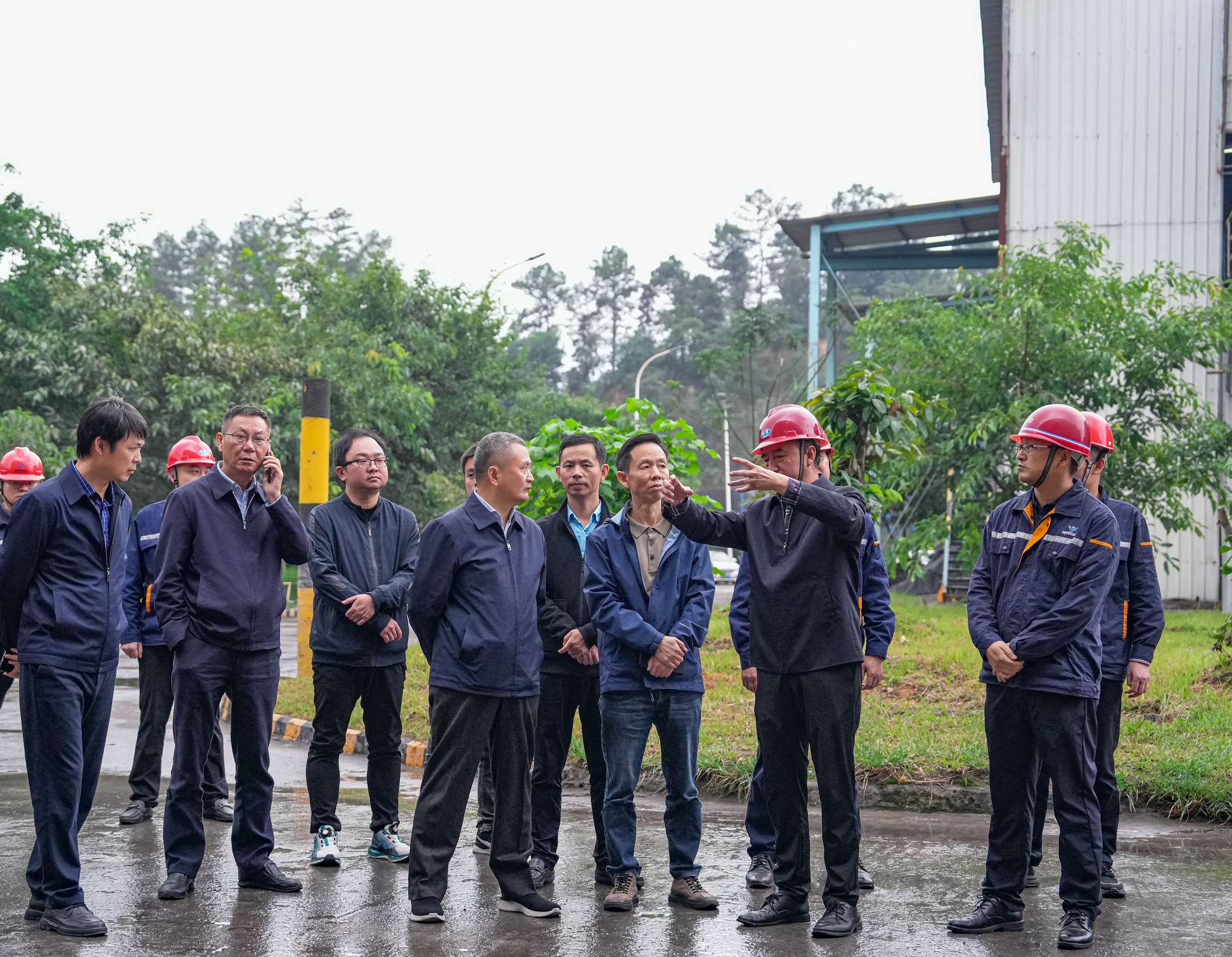 市人大常委会副主任曾云忠到川威调研督导超低排放改造推进情况(图3)